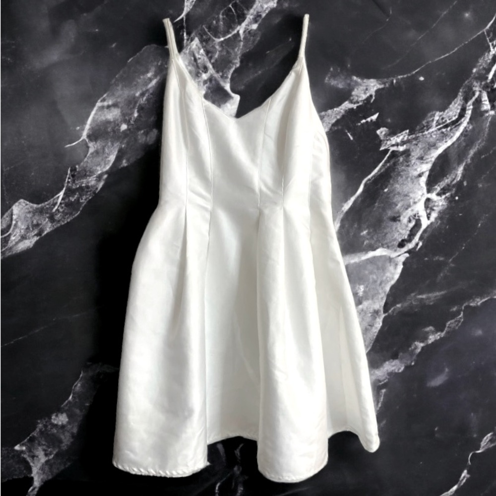 Beautiful DO+BE White Satin Fit and Flare Mini dress | size L |